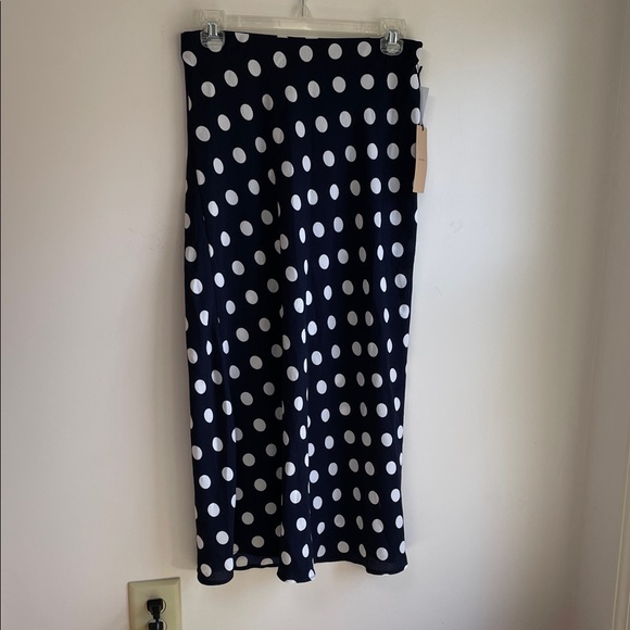 Halogen Dresses & Skirts - NWT Halogen Nordstrom Navy and White Polka Dot Lightweight A-line Skirt S
